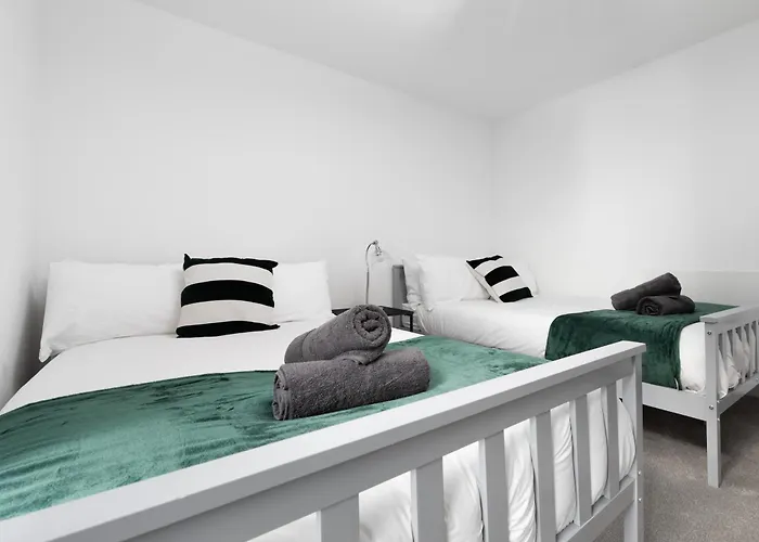 Pristine Old Trafford & Centre 2bd 2bt - Balcony