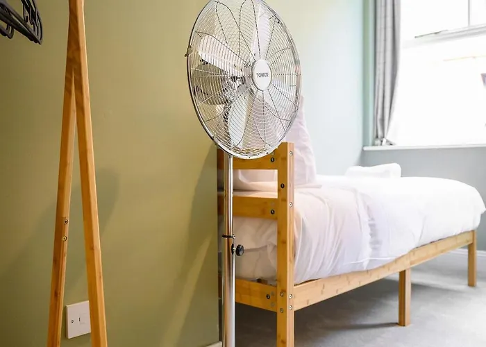 Iconic Canal Street By Superhost شقة