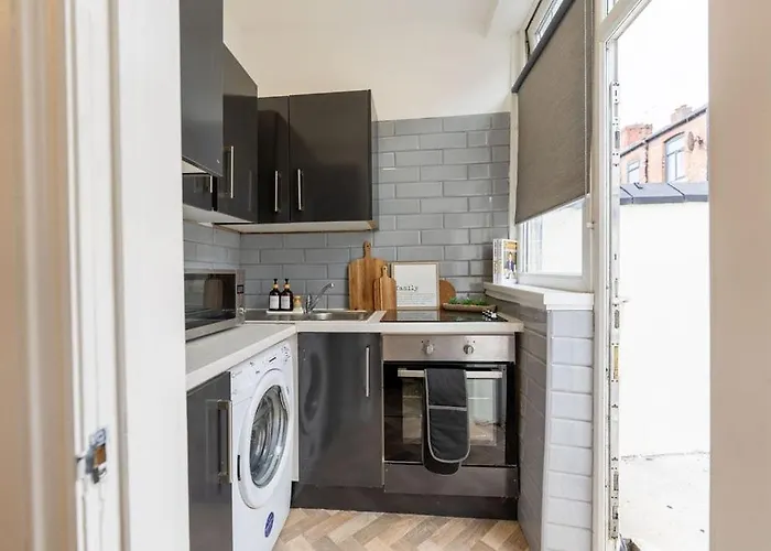 Luxury 1-bed Near Centre And North General Hospital