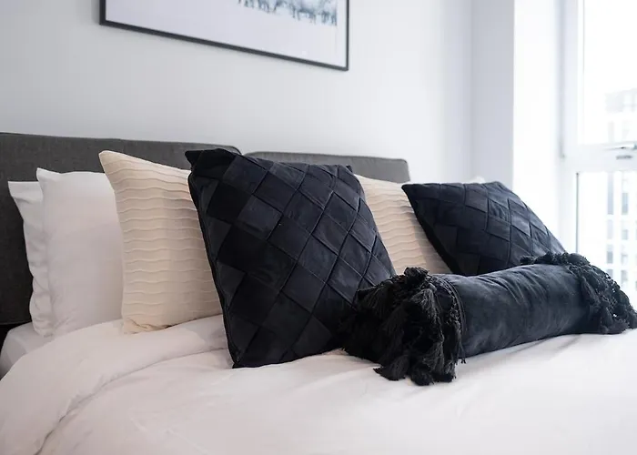 Stylish 2 Bdr By Torr Group Short Lets & Serviced With Free Wifi Appartement