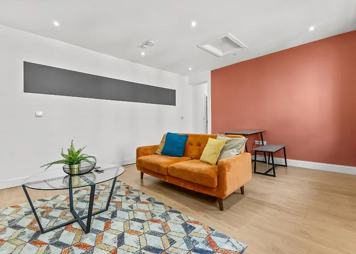 Heart Of The Centre - Serviced *