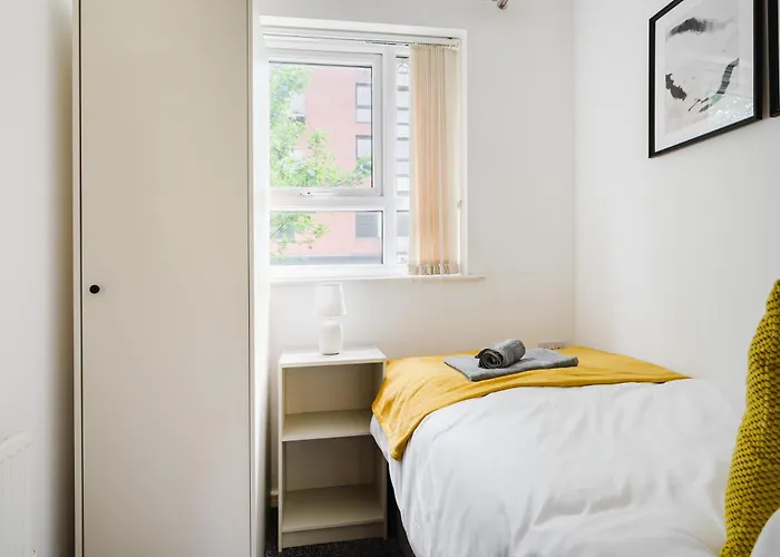 Apartmán Stylish 4 Bedroom With Wifi, Free Parking And Close To Old Trafford Manchester