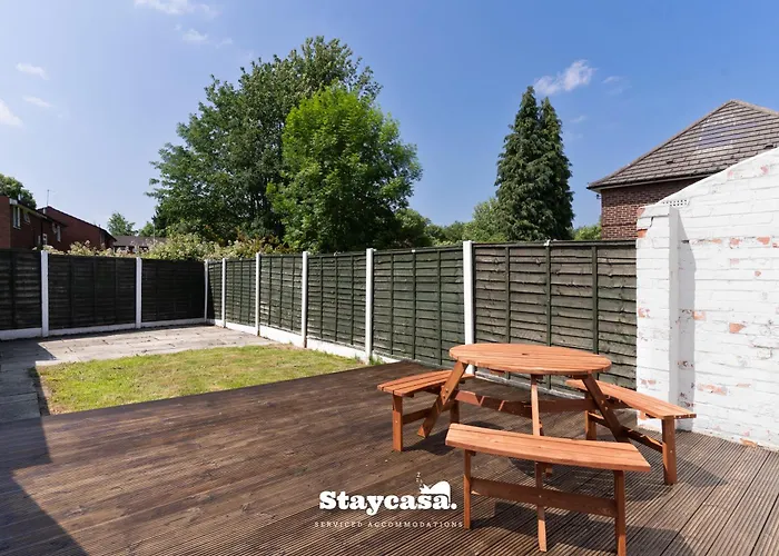 Hébergement de vacances 3-bedroom House W Free Parking, Near Man Airport!