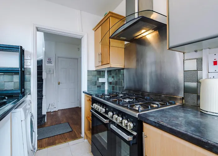 Driveway Stunning 3bedroom In Withington Manchester