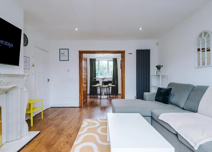 Driveway Stunning 3bedroom In Withington Nyaraló