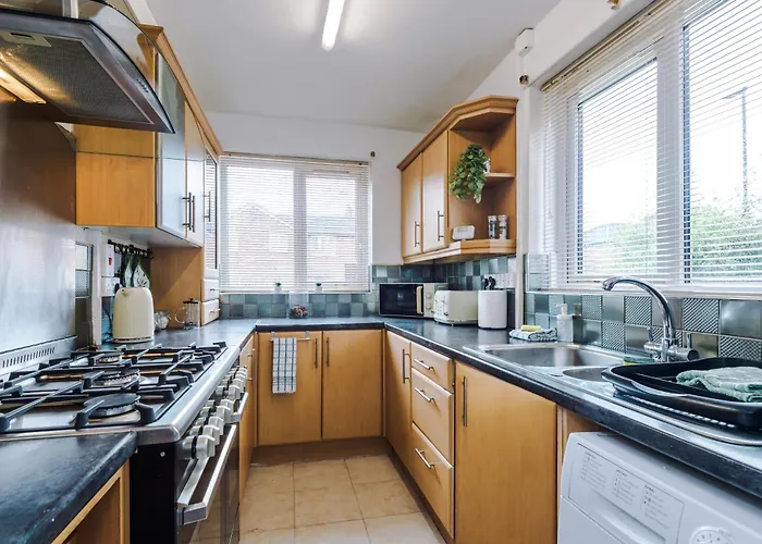 Driveway Stunning 3bedroom In Withington Nyaraló *