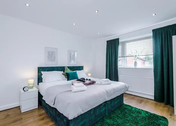 Driveway Stunning 3bedroom In Withington *