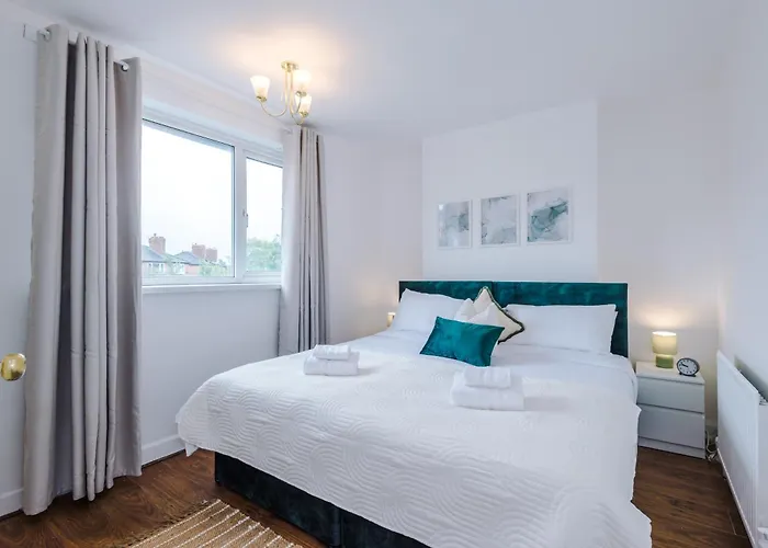 Driveway Stunning 3bedroom In Withington Manchester