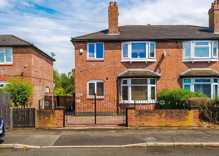 Driveway Stunning 3bedroom In Withington Manchester