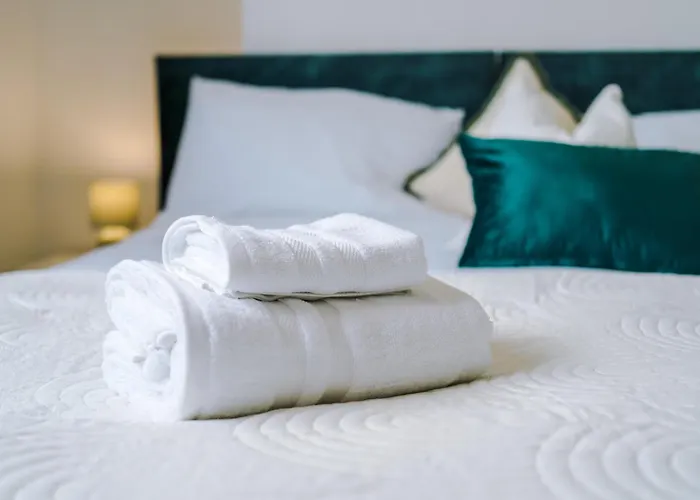 Driveway Stunning 3bedroom In Withington *