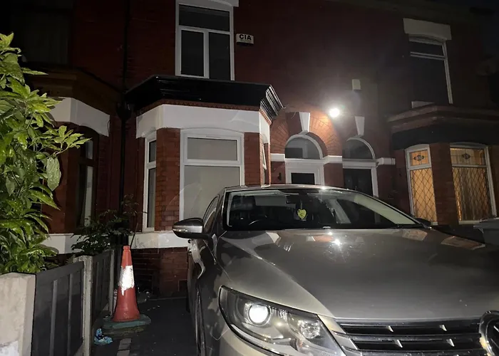 לינה וארוחת בוקר Near Etihad Stadium