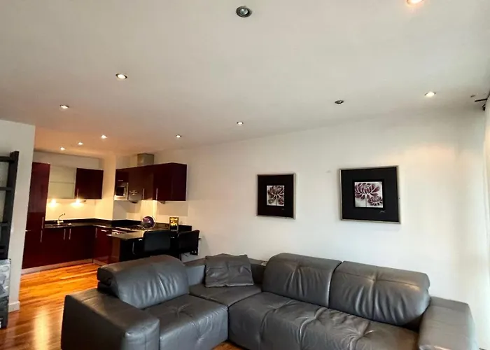 The Lowry River Executive 2 Bed *