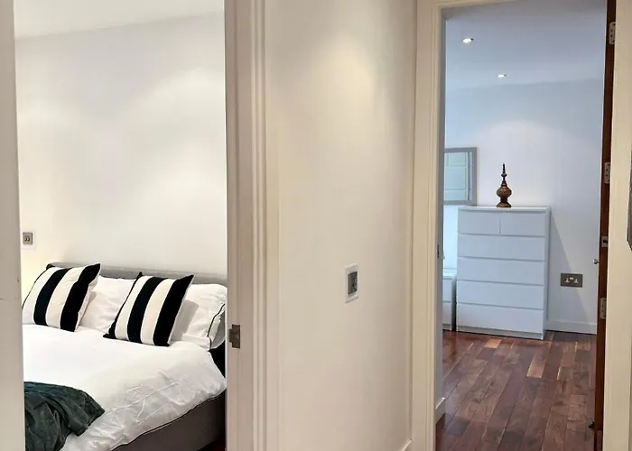 The Lowry River Executive 2 Bed