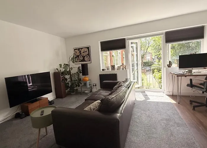 Проживание в семье 8 Riversdale King Size Манчестер