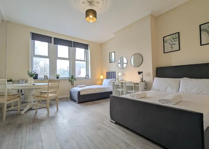 Modern Near Centre Lägenhet