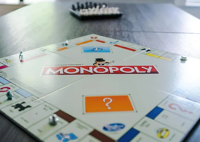 Ferienhaus New Large 4 Bedroom House, Sleeps 9, Games Room, Free Parking, Ps4 Manchester