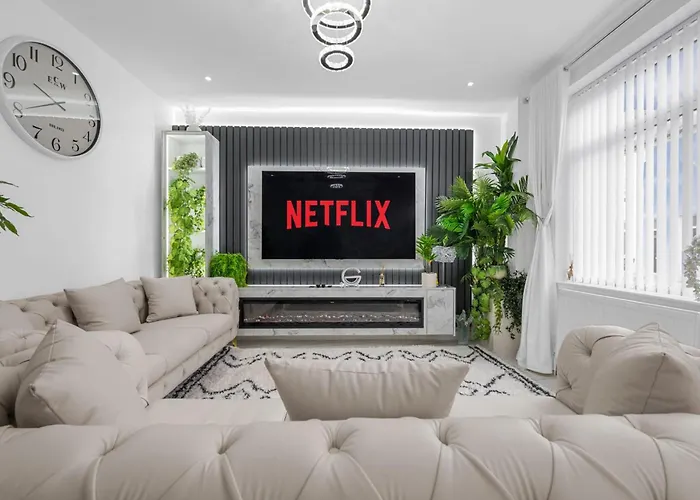 Sluxe 4mins To Etihad Stadium And Coop Live マンチェスター