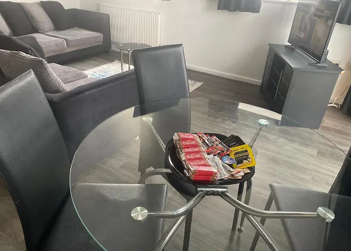 Stylish Spacious 2 Bed Balcony Nr Stadium Manchester