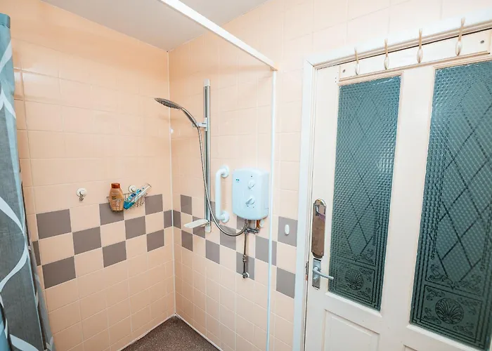 Family & Group In - Free Parking *