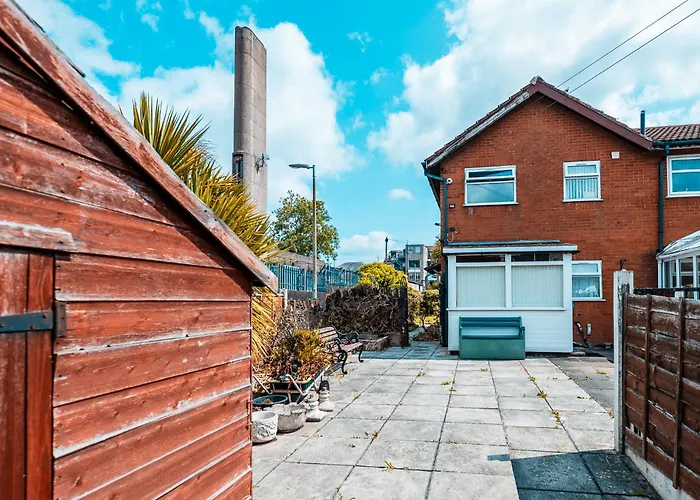 Family & Group In - Free Parking * Manchester