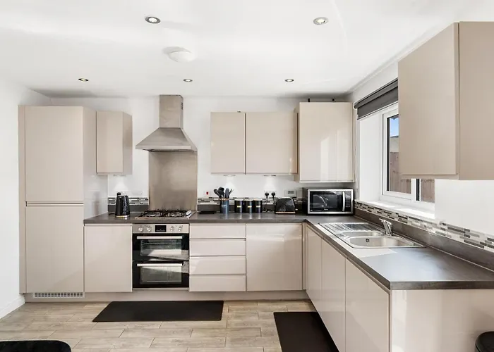 Сasa de vacaciones Spacious 4-bed Near Links