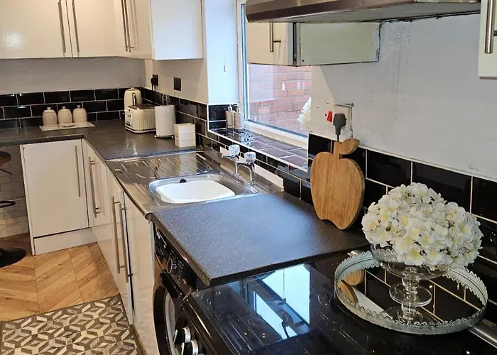 2-bed House Sleeps 4 20 Min To Centre Feriehus