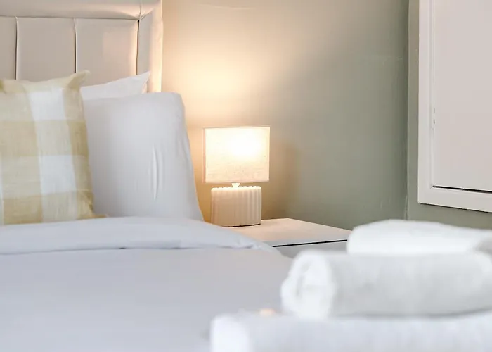 Feriehus Modern 2 Bedroom House With Parking Manchester