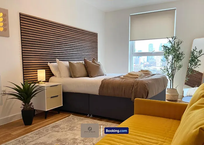 3 Bedroom By Paul & Malin Short Lets & Serviced Stretford With Gym Access Apartamento *