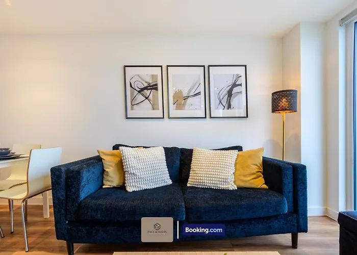 Hotel-Quality Flat By Paul & Malin Properties Short Term Rental Salford With Great City Access Appartamento *