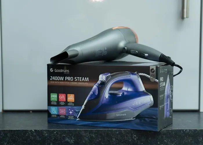 Holiday home 4 Bed Failsworth - 3 Bathrooms - Free Parking - Mon-fri - Ideal For Contractors And Families