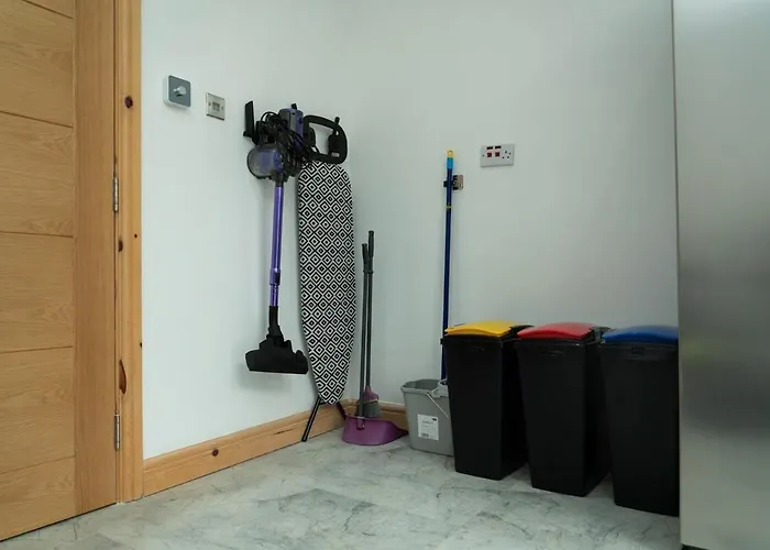 Holiday home 4 Bed Failsworth - 3 Bathrooms - Free Parking - Mon-fri - Ideal For Contractors And Families Manchester