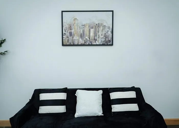 4 Bed Failsworth - 3 Bathrooms - Free Parking - Mon-fri - Ideal For Contractors And Families