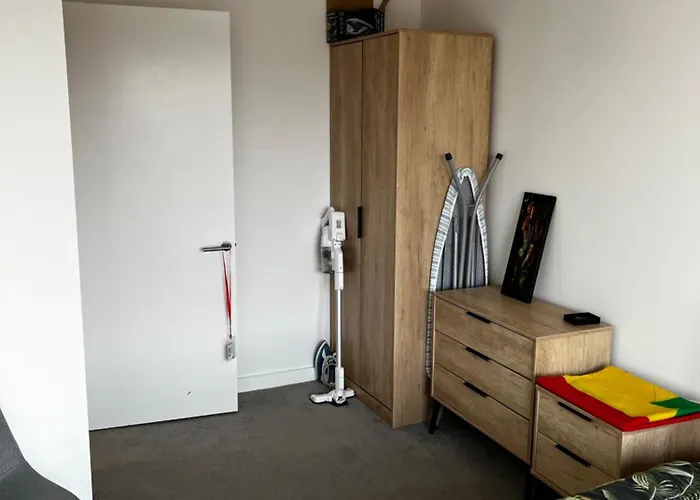 Private Double With Shared Amenities Near Accommodatie bij particulieren Manchester