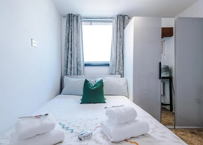 شقة Mcr 2br 2ba, Parking, Wifi, Full Kitchen *