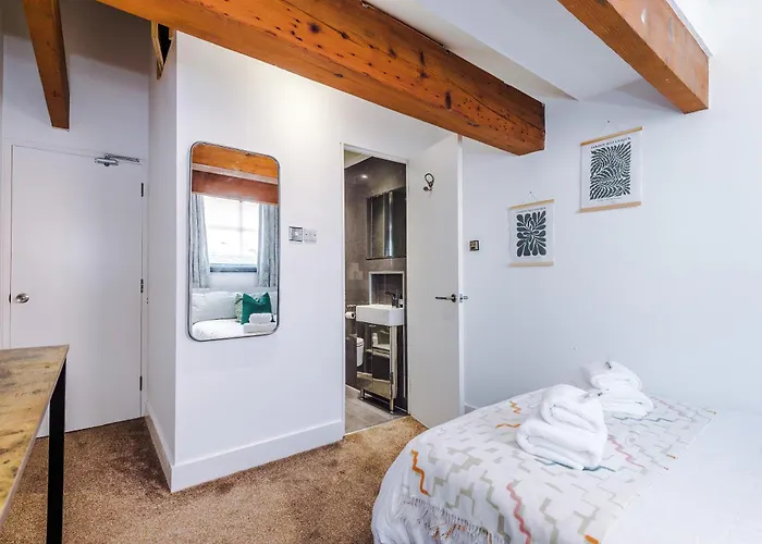 Mcr 2br 2ba, Parking, Wifi, Full Kitchen * مانشستر