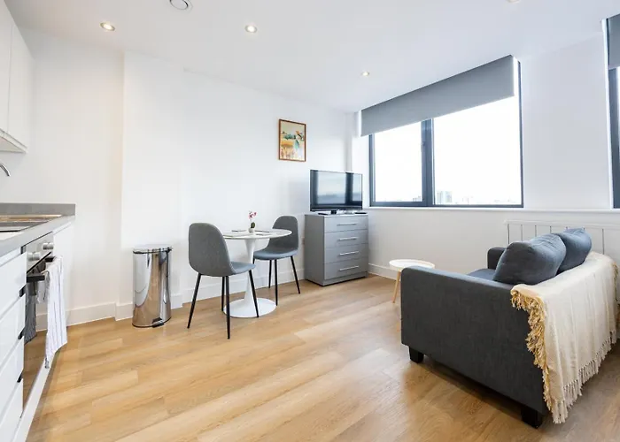 Modern Near Old Trafford Stadium Appartement