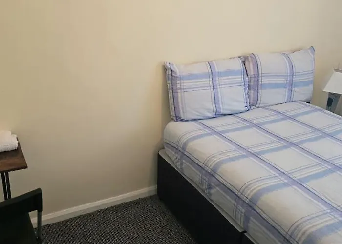 Residential Within Easy Reach Of Town Appartement *