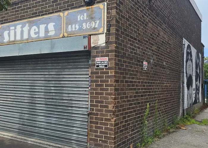 Forest View- Oasis Mural -didsbury Zen Sleeps 10 Manchester