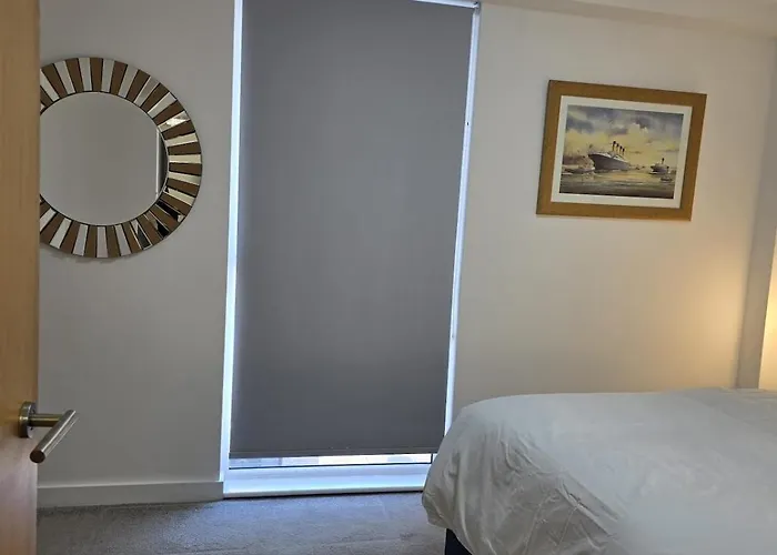 Mega9 Luxury 2bedrooms - 2baths, 2toilets * Manchester