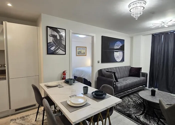 Mega9 Luxury 2bedrooms - 2baths, 2toilets *