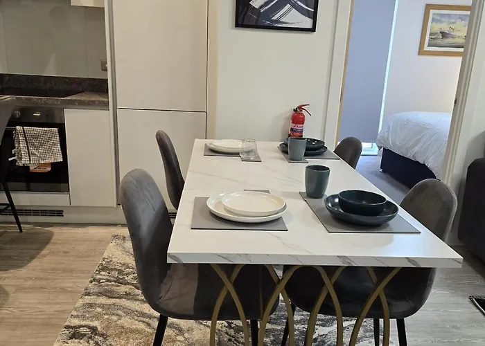 Apartment Mega9 Luxury 2bedrooms - 2baths, 2toilets Manchester