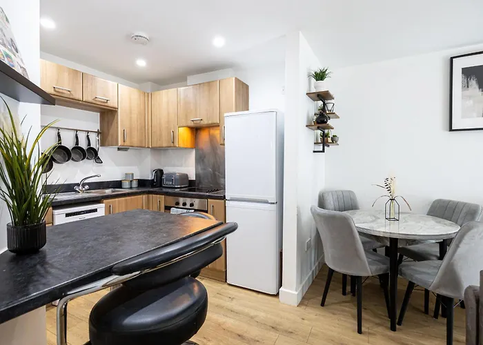 Stylish 2-bed In Centre Lägenhet