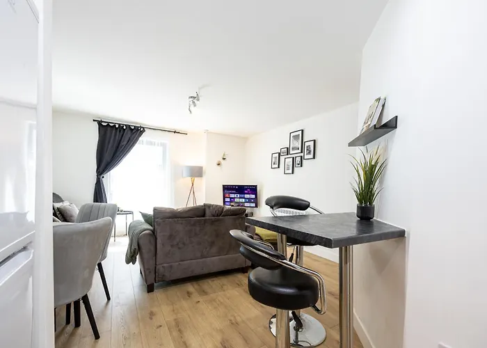 Stylish 2-bed In Centre Lägenhet