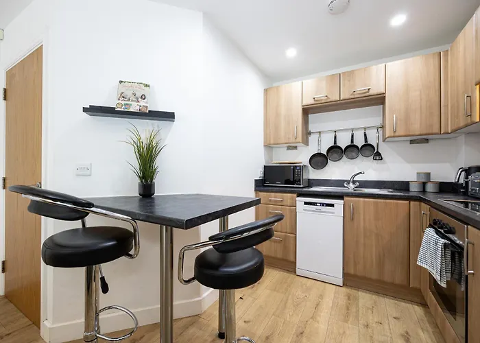 Stylish 2-bed In Centre *