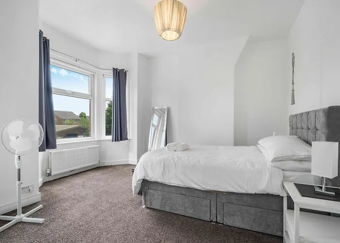 Guestready - Charming In Vibrant Levenshulme