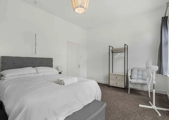 Guestready - Charming In Vibrant Levenshulme
