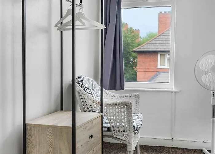 Guestready - Charming In Vibrant Levenshulme Гостевой дом
