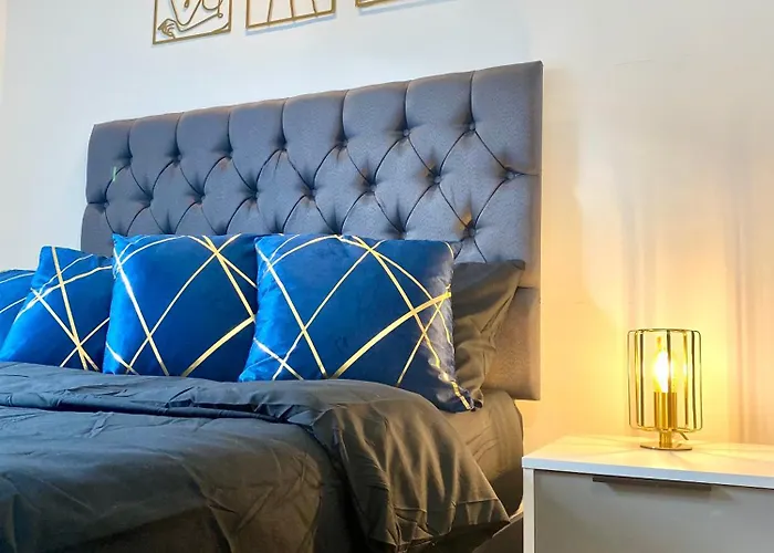 Luxurious 2 Bedroom - Water View And Parking * Manchester