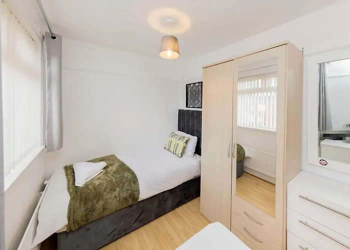 Charming Cosy - Your Retreat Awaits Дом отдыха Манчестер