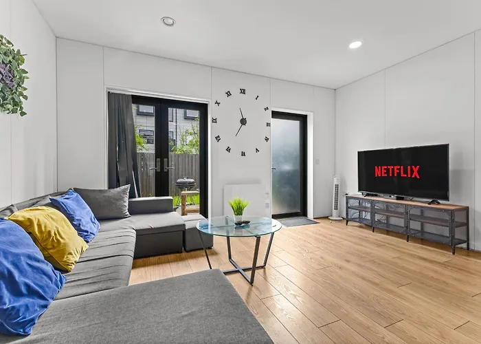 Large Townhouse 5 Beds With Two Parking Spaces - Centre Daire